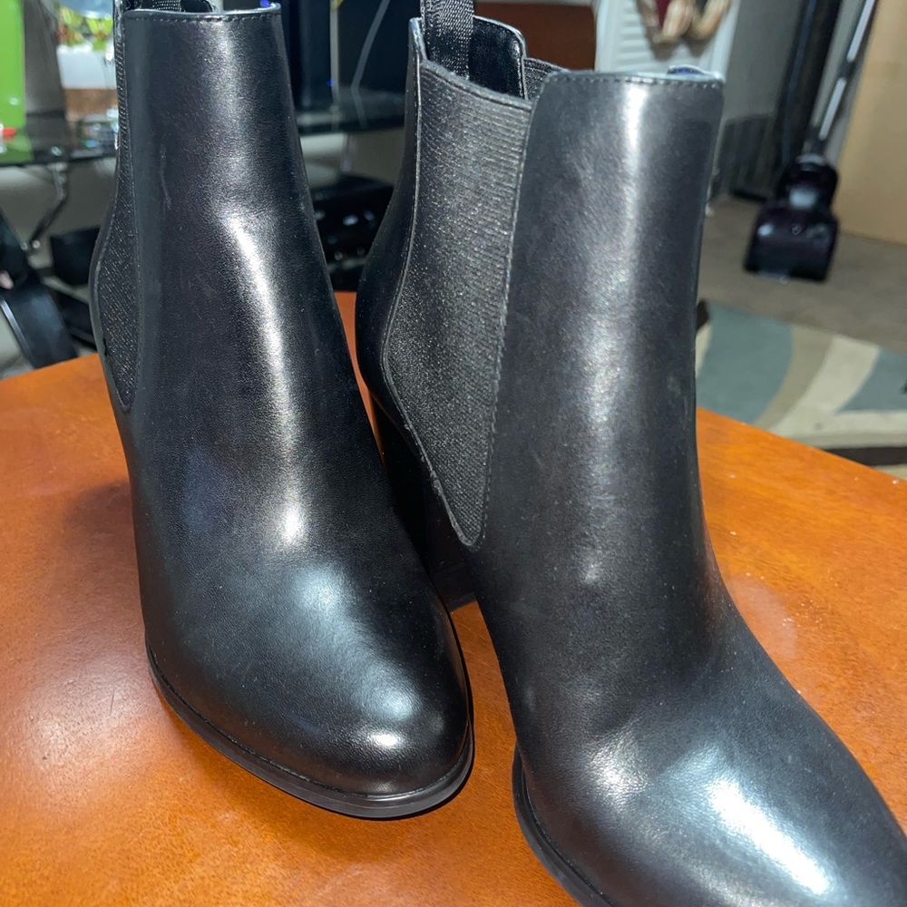 Michael Kors Black Boots - Picture 4 of 5